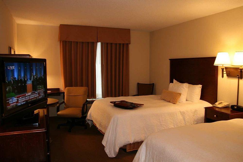Hampton Inn & Suites Oxford-Anniston Экстерьер фото