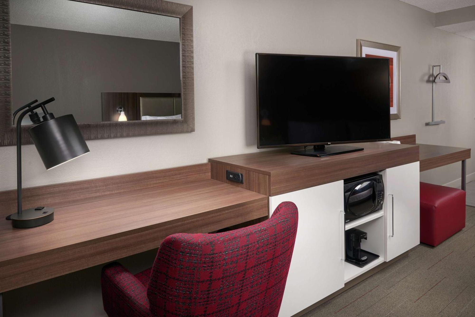 Hampton Inn & Suites Oxford-Anniston Экстерьер фото