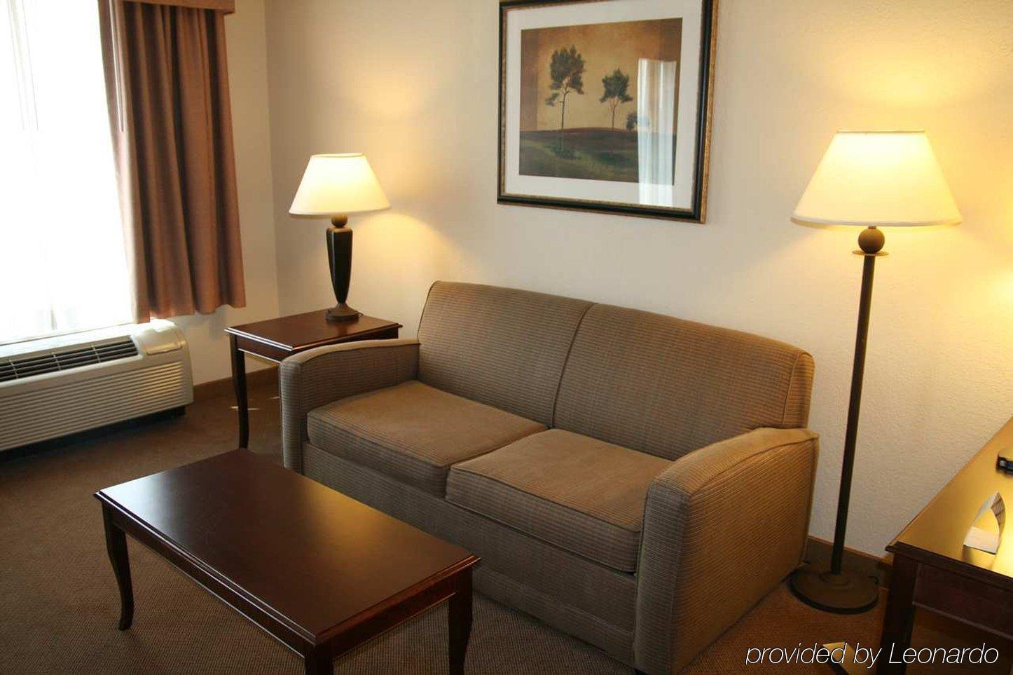 Hampton Inn & Suites Oxford-Anniston Номер фото