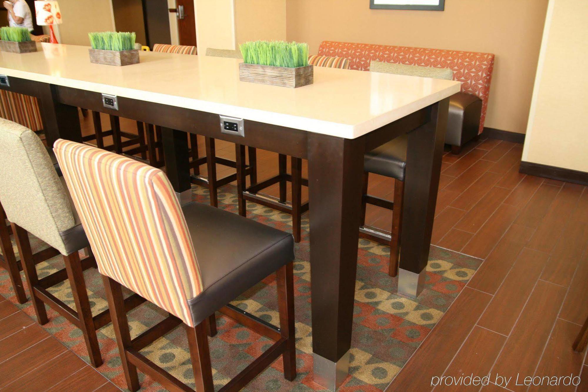 Hampton Inn & Suites Oxford-Anniston Номер фото
