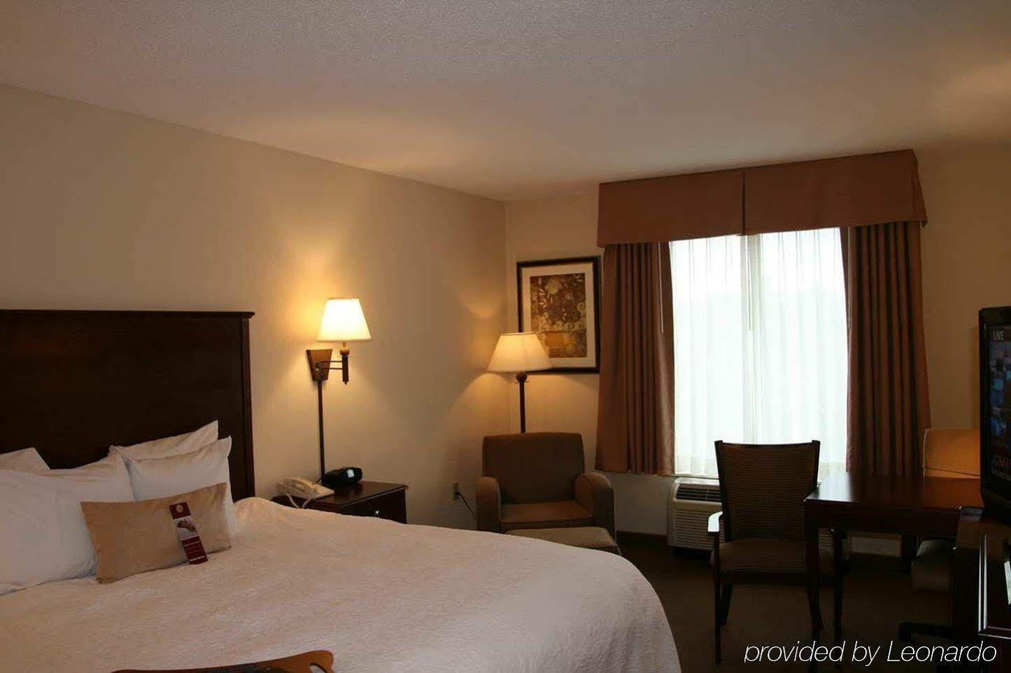 Hampton Inn & Suites Oxford-Anniston Экстерьер фото